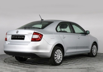 Подержанный автомобиль Skoda Rapid Liftback 2018 года (3 фото)