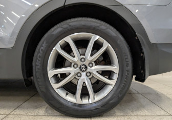 Подержанный автомобиль Hyundai Santa Fe 2014 года (12 фото)