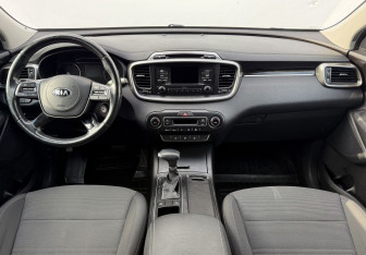 Подержанный автомобиль Kia Sorento 2019 года (12 фото)