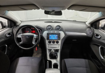 Подержанный автомобиль Ford Mondeo Wagon 2007 года (13 фото)