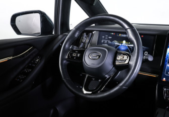 Подержанный автомобиль GAC M8 2023 года (17 фото)