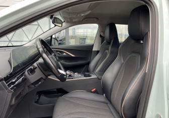 Подержанный автомобиль Omoda C5 2023 года (20 фото)