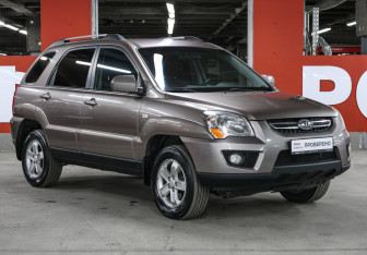Подержанный автомобиль Kia Sportage 2010 года (3 фото)