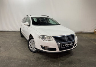 Подержанный автомобиль Volkswagen Passat Wagon 2010 года (3 фото)