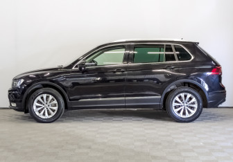 Подержанный автомобиль Volkswagen Tiguan 2017 года (8 фото)