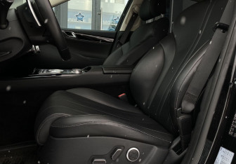 Подержанный автомобиль Genesis G80 2021 года (12 фото)