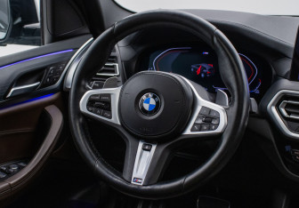 Подержанный автомобиль BMW X3 2021 года (15 фото)
