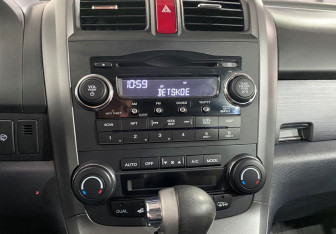 Подержанный автомобиль Honda CR-V 2008 года (13 фото)