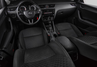 Подержанный автомобиль Skoda Octavia Liftback 2017 года (10 фото)