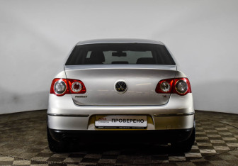 Подержанный автомобиль Volkswagen Passat Sedan 2009 года (5 фото)