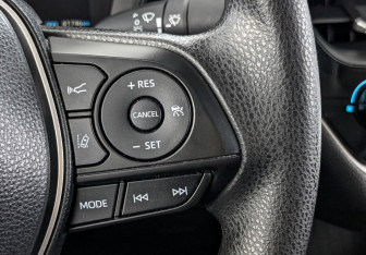 Подержанный автомобиль Toyota Corolla Sedan 2022 года (27 фото)