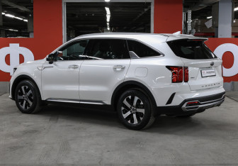 Подержанный автомобиль Kia Sorento 2021 года (7 фото)