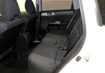 Подержанный автомобиль Subaru Forester Suv 2011 года (12 фото)