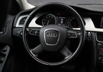 Подержанный автомобиль Audi A4 Wagon 2010 года (11 фото)