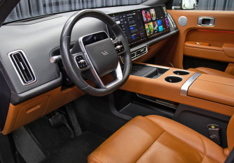 Подержанный автомобиль LiXiang L9 2023 года (17 фото)