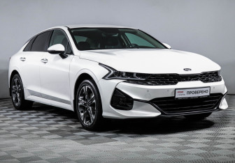 Подержанный автомобиль Kia K5 2021 года (3 фото)