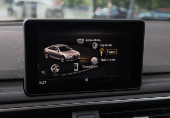 Подержанный автомобиль Audi A4 Sedan 2019 года (17 фото)