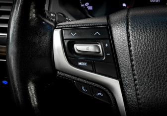 Подержанный автомобиль Toyota Land Cruiser Prado 2019 года (27 фото)