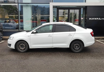 Подержанный автомобиль Skoda Rapid Liftback 2019 года (8 фото)