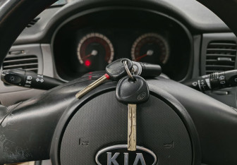 Подержанный автомобиль Kia Rio Hatchback 2009 года (16 фото)