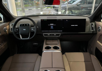 Новый LiXiang L9 2025 (9 фото)