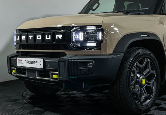 Подержанный автомобиль Jetour T2 2024 года (24 фото)