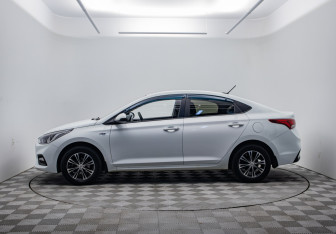 Подержанный автомобиль Hyundai Solaris Sedan 2017 года (8 фото)