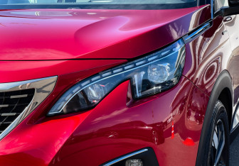 Подержанный автомобиль Peugeot 3008 2018 года (19 фото)