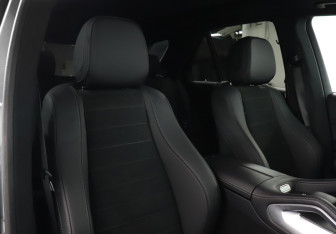 Подержанный автомобиль Mercedes-Benz GLE 2024 года (16 фото)