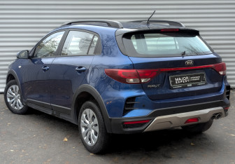 Подержанный автомобиль Kia Rio Hatchback 2021 года (7 фото)
