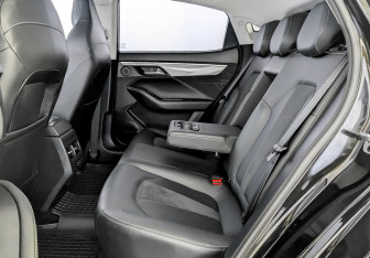 Подержанный автомобиль Москвич 6 2023 года (12 фото)