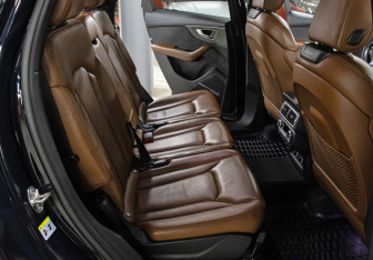 Подержанный автомобиль Audi Q7 2017 года (11 фото)