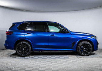 Подержанный автомобиль BMW X5 M 2022 года (4 фото)