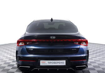 Подержанный автомобиль Kia K5 2021 года (6 фото)