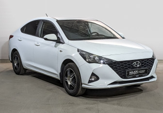 Подержанный автомобиль Hyundai Solaris Sedan 2020 года (3 фото)