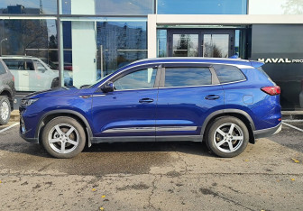 Подержанный автомобиль Chery Tiggo 8 Pro 2022 года (8 фото)