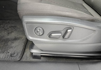 Подержанный автомобиль Audi Q5 2018 года (21 фото)