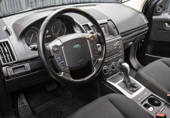 Подержанный автомобиль Land Rover Freelander 2013 года (15 фото)