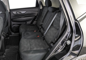 Подержанный автомобиль Nissan X-Trail 2016 года (17 фото)