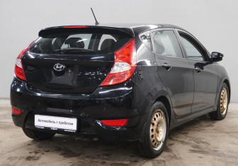 Подержанный автомобиль Hyundai Solaris Hatchback 2011 года (5 фото)