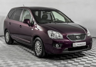 Подержанный автомобиль Kia Carens 2011 года (3 фото)