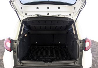 Подержанный автомобиль Renault Kaptur 2017 года (9 фото)