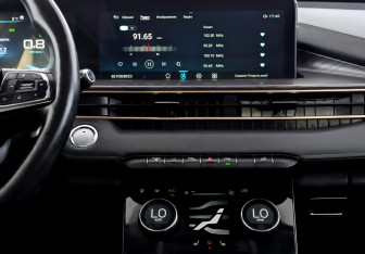 Подержанный автомобиль Exeed LX 2022 года (15 фото)