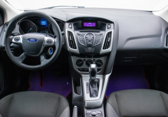 Подержанный автомобиль Ford Focus Hatchback 2011 года (13 фото)