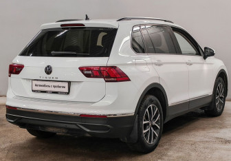 Подержанный автомобиль Volkswagen Tiguan 2021 года (5 фото)