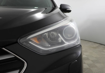 Подержанный автомобиль Hyundai Santa Fe 2016 года (5 фото)