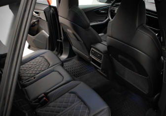 Подержанный автомобиль Audi SQ8 2024 года (33 фото)