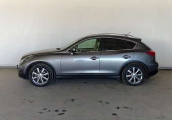 Подержанный автомобиль Infiniti EX 2012 года (4 фото)
