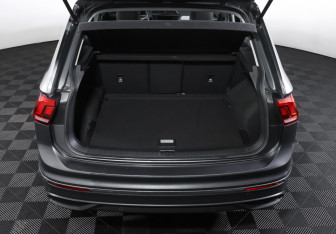 Подержанный автомобиль Volkswagen Tiguan 2021 года (9 фото)