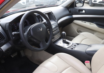 Подержанный автомобиль Infiniti G Sedan 2010 года (13 фото)